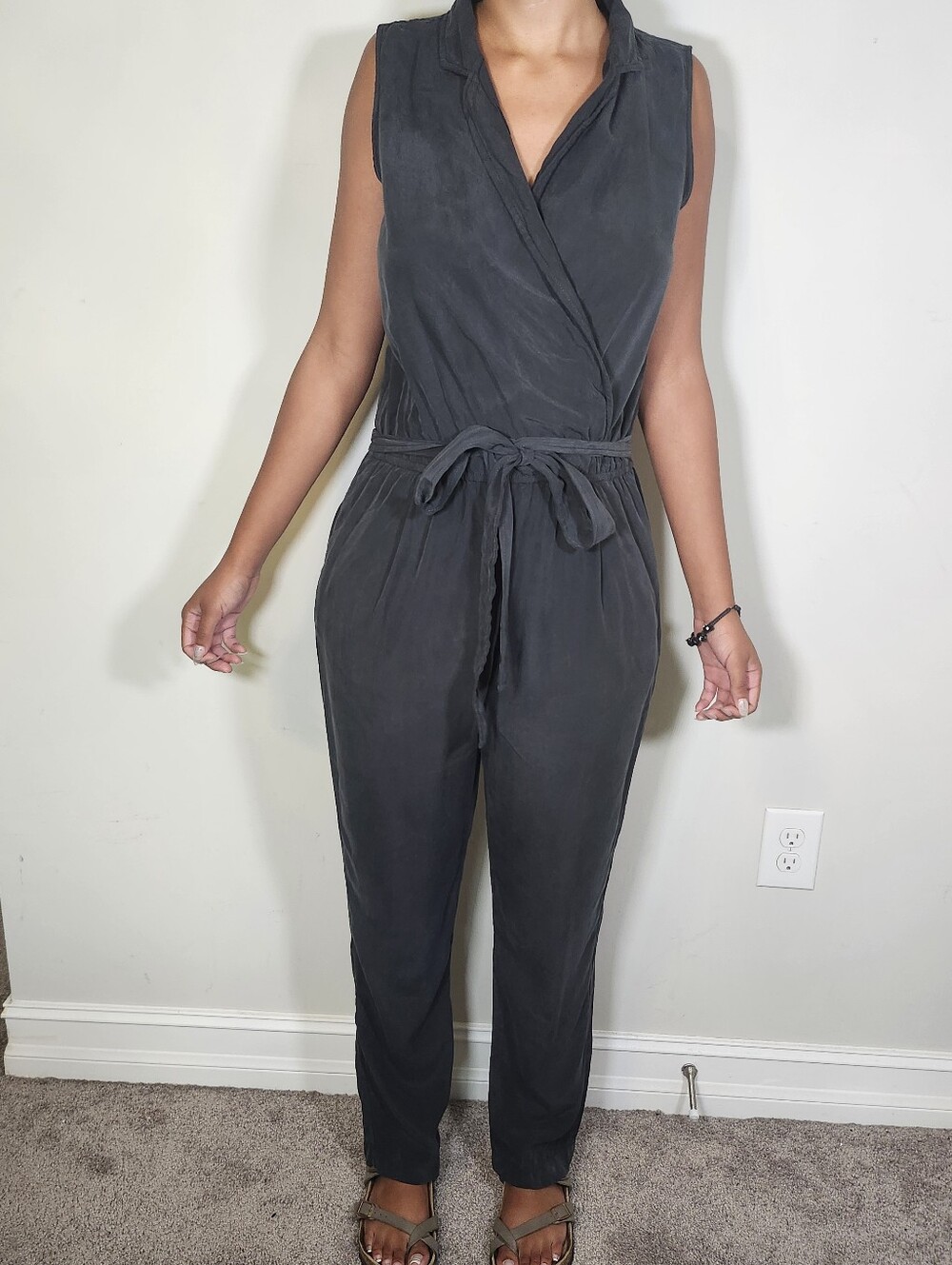 GAP Charcoal Gray Sleeveless V-Neck Front Wrap Waist Tie Taper Leg Jumpsuit S SM
